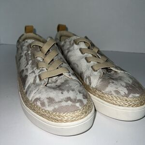 Malibu Slip On Sneakers Canvas Brown Tan Camo Size 8.5 B